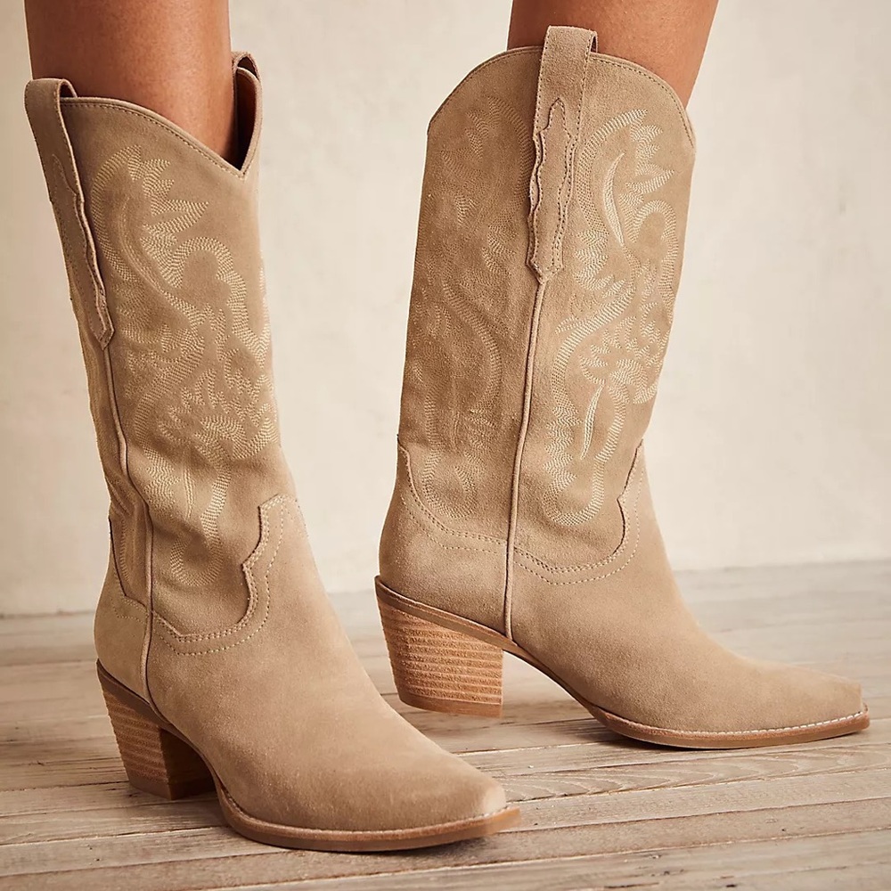 ***ISO*** Jeffrey Campbell Dagget Boots Sand Size 7
